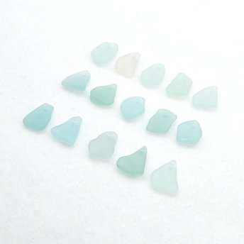 small bracelet or necklace charms